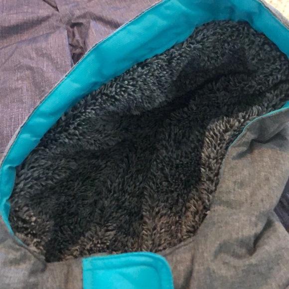 Great bundle of ski pants jacket and hat! - Picture 3 of 6